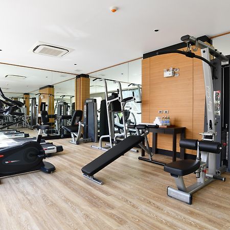 Skyview Resort Phuket Patong Beach المظهر الخارجي الصورة A gym at a hotel