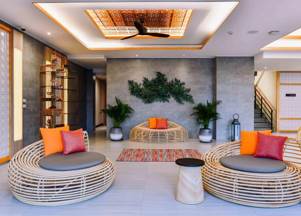 Skyview Resort Phuket Patong Beach المظهر الخارجي الصورة The lobby of the resort
