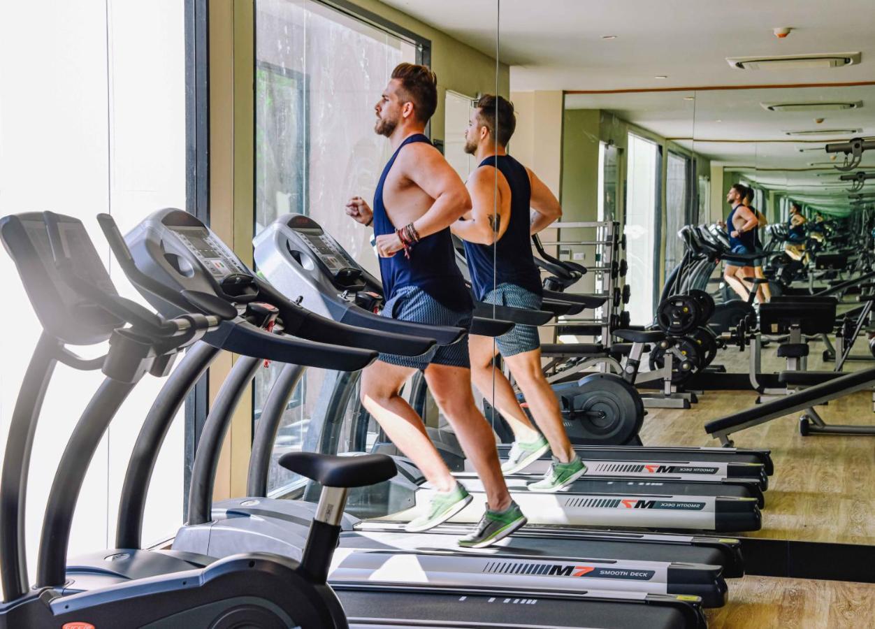 Skyview Resort Phuket Patong Beach المظهر الخارجي الصورة A treadmill in use