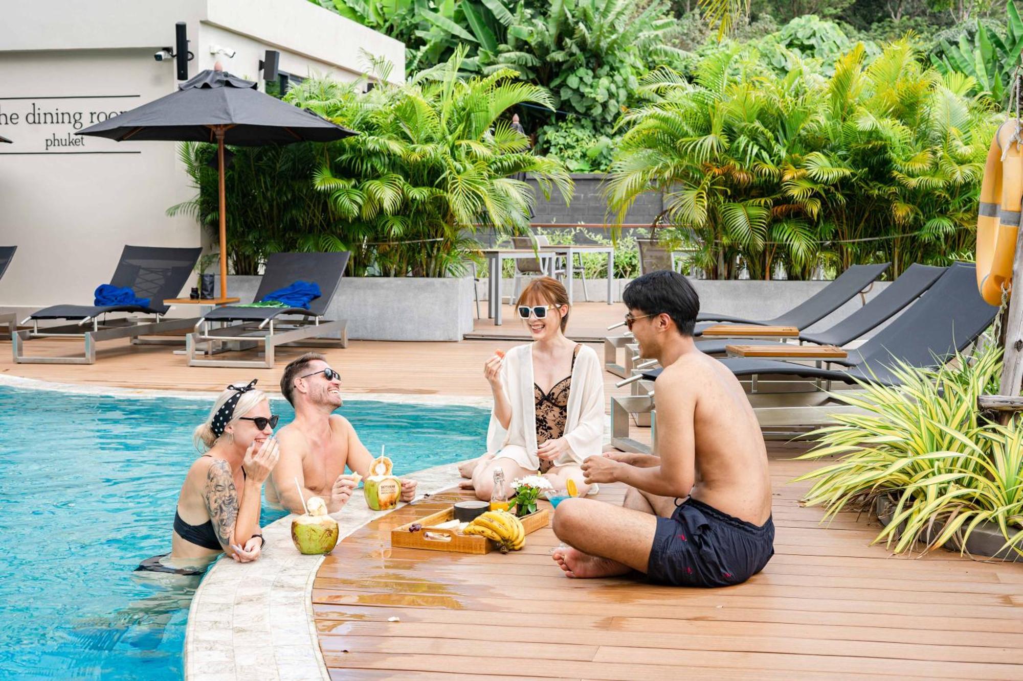 Skyview Resort Phuket Patong Beach المظهر الخارجي الصورة Pool at The Royal